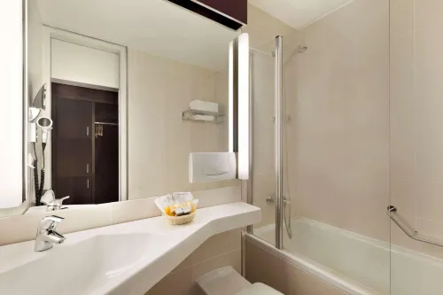 Ramada by Wyndham Nuernberg Parkhotel Rooms Photos
