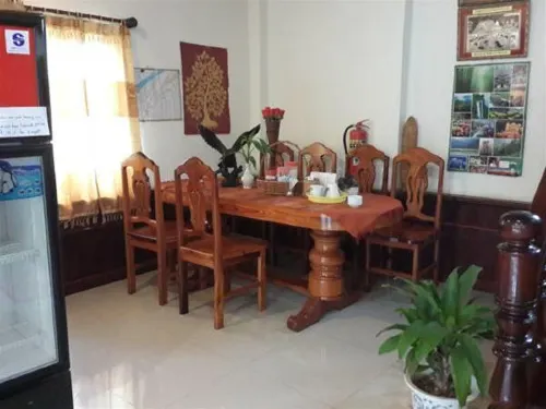 A Tee Guesthouse Dining Photos