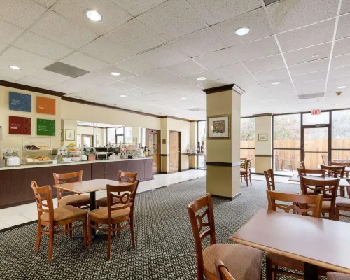 Comfort Suites Bush InterContinental Airport Restauration Photos