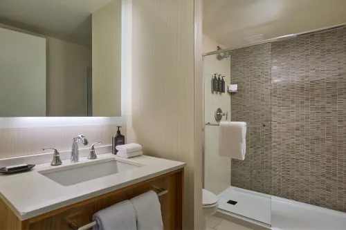 Sheraton Grand Chicago Riverwalk Kamar Photos