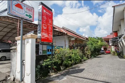 RedDoorz Near Sam Ratulangi Airport Manado À proximité de l'hôtel Photos