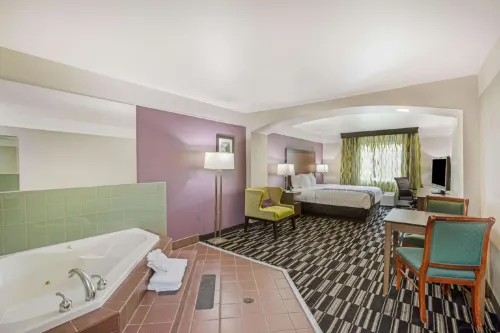 La Quinta Inn & Suites by Wyndham Modesto Salida Rooms Photos