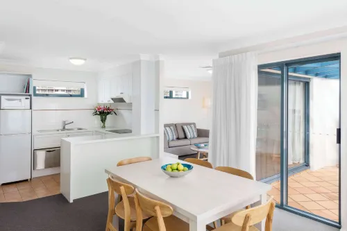 Oaks Gold Coast Calypso Plaza Suites Photos