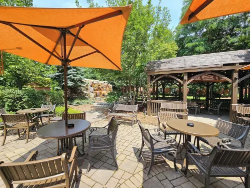 Courtyard Hamilton Exterior Photos
