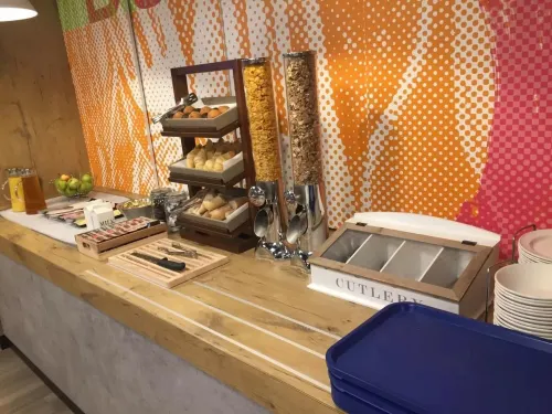 宜必思快捷樸次茅斯飯店 餐飲 Photos