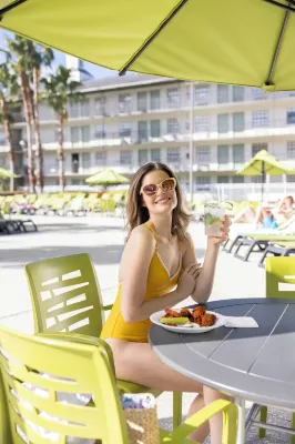 Avanti International Resort Dining Photos