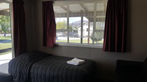 High Country Motel & Backpackers Rooms Photos
