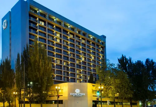 DoubleTree by Hilton Portland, or Exterior Photos