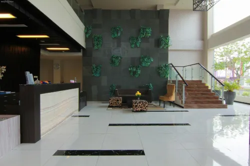 The Sun Hotel Madiun Espaces publics Photos