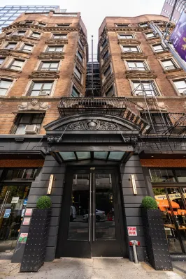 Square Hotel at Times Square Exterior Photos