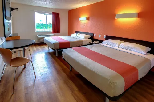 Motel 6 King of Prussia, PA - Philadelphia Photos