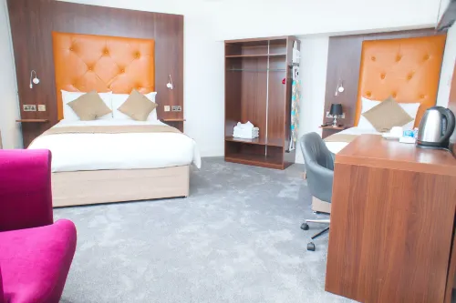 Trivelles Rochester Rooms Photos