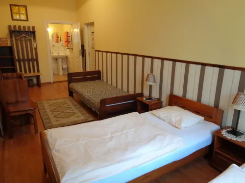 Globtroter Guest House Rooms Photos