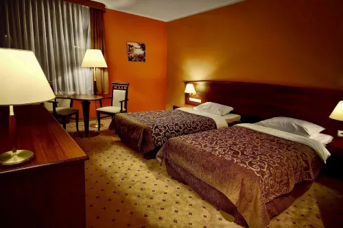Grand Royal Hotel Kamar Photos
