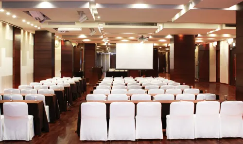 The Classic 500 Pentaz Executive Residence Business Facilities Photos