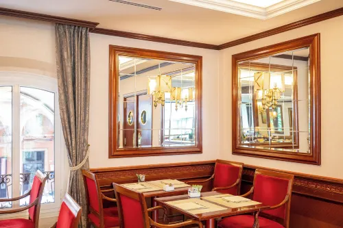 Hotel Internazionale Restauration Photos