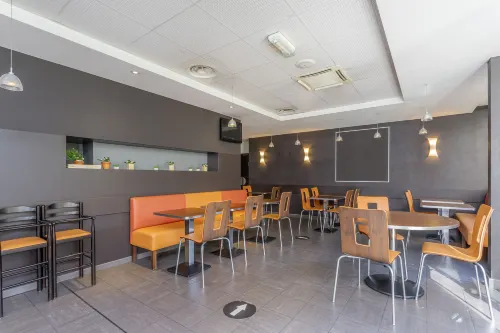 B&B HOTEL Marseille Prado Parc des expositions Restauration Photos