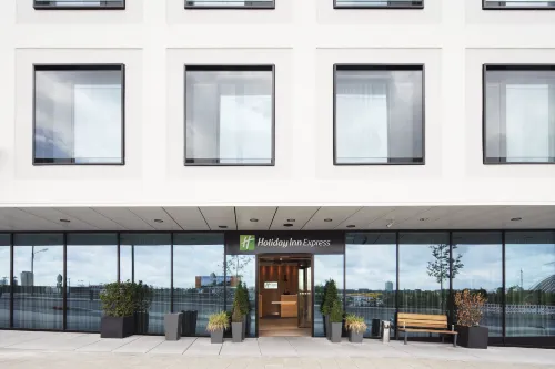 Holiday Inn Express Munich City West Exterior Photos