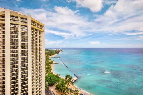 Hyatt Regency Waikiki Beach Resort & Spa Exterior Photos