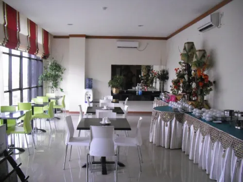 Hotel Delta Sinar Mayang Makanan Photos