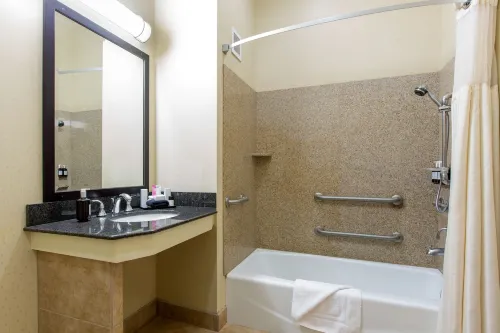 The Oaks Hotel & Suites Kamar Photos