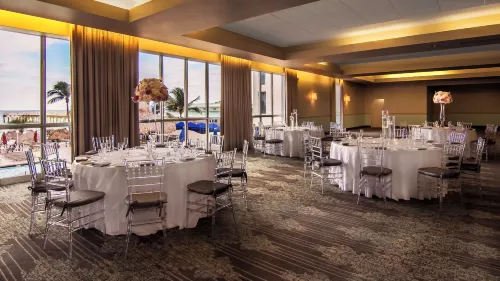 Newport Beachside Hotel & Resort Restauration Photos