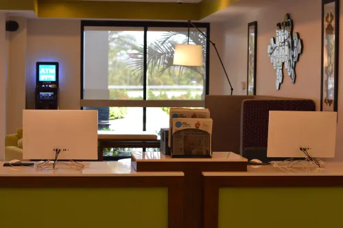 Holiday Inn Express & Suites Miami - Hialeah Business Facilities Photos