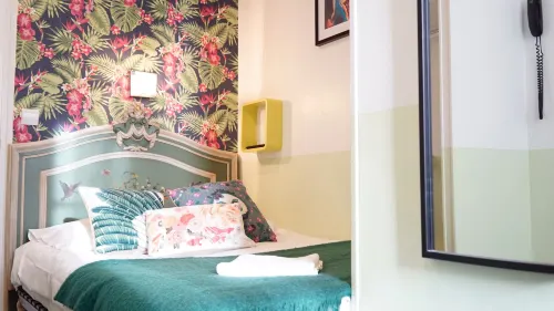 Hotel des Dames Rum Photos