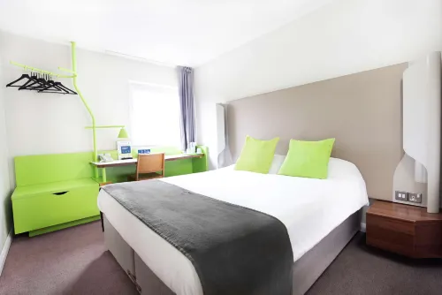 Campanile Swindon Rooms Photos
