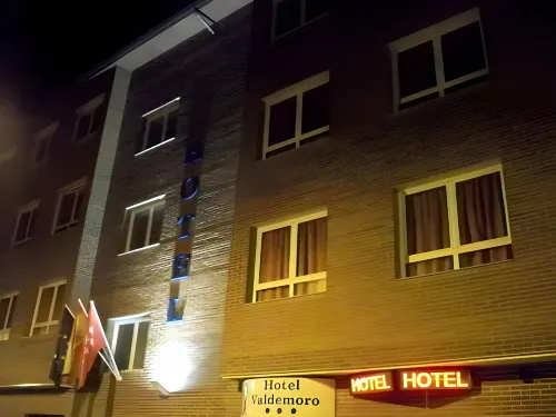 Hotel Valdemoro Exterior Photos