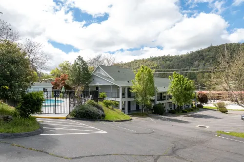 Quality Inn Yosemite Valley Gateway Public Areas Photos