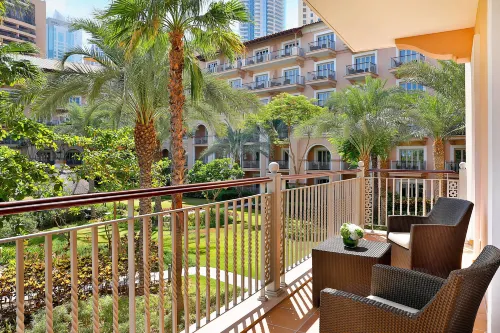 The Ritz-Carlton, Dubai Рядом с отелем Photos