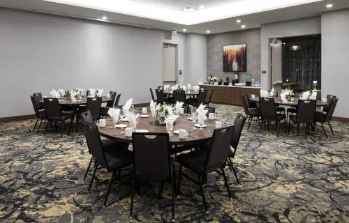 Hilton Garden Inn Madison Downtown Restauration Photos