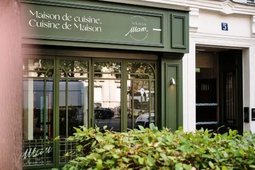 1,75 Paris la Trêve Außen Photos