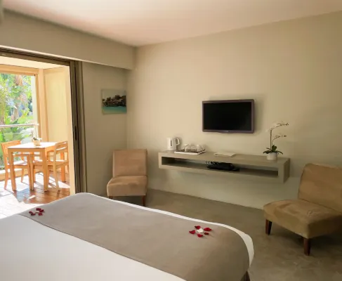 Cannes Villa St Barth : Maison d'hôtes de prestige 5 étoiles à Cannes - Piscine - SPA Photos