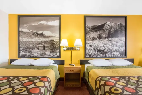 Super 8 by Wyndham Elko Rooms Photos