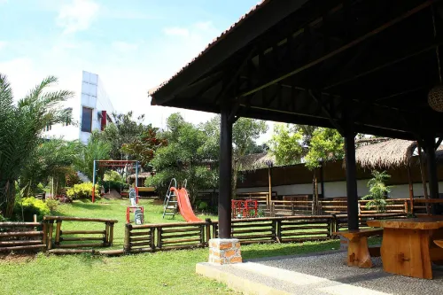 The Rizen Hotel Unggulan Photos