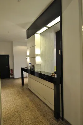 Hotel Cristall - Frankfurt City Öffentliche Flächen Photos