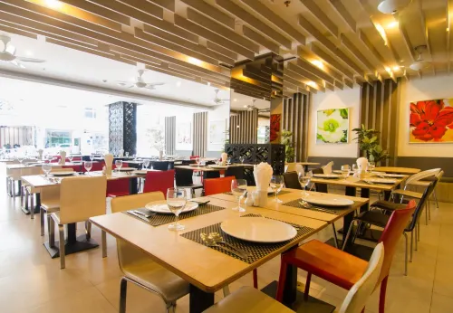 Mirage Express Patong Phuket Hotel Питание Photos