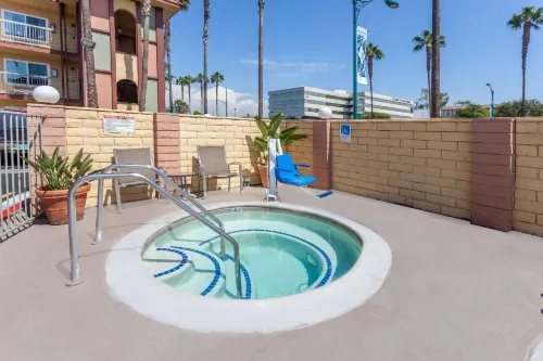 Super 8 by Wyndham Anaheim/Disneyland Drive Leisure & Recreation Photos