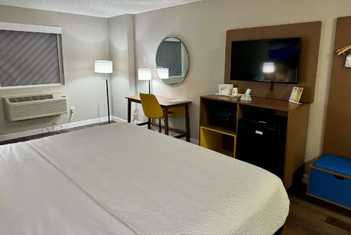 Days Inn by Wyndham Sarasota I-75 Photos