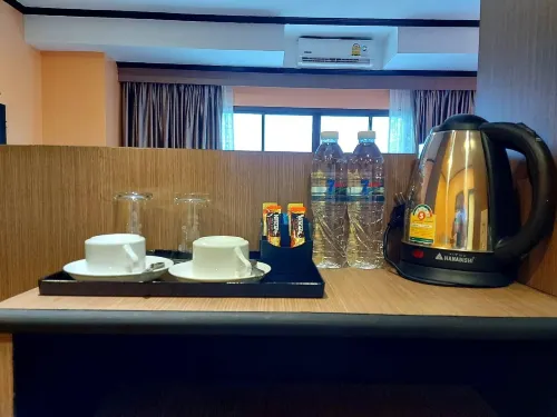 M Hotel Danok Kamar Photos