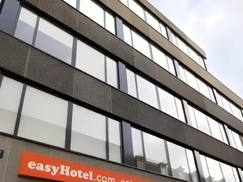 EasyHotel Amsterdam City Centre South Exterior Photos