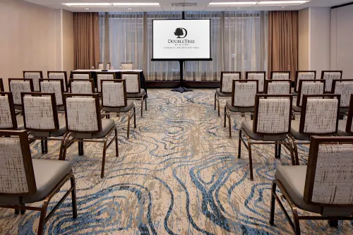 DoubleTree by Hilton Chicago Magnificent Mile Espaces Affaires Photos