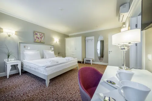 Ratonda Centrum Hotels Photos