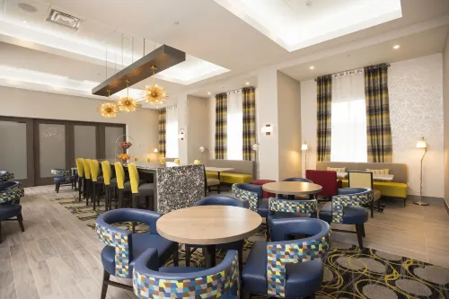 Hampton Inn & Suites by Hilton Thunder Bay Restauration Photos