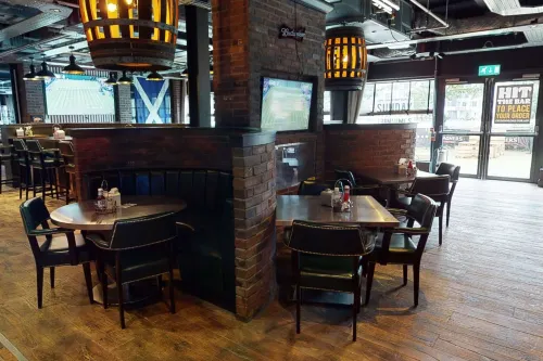Village Hotel Glasgow Restauration Photos