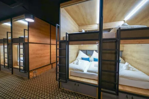 Chors Like a Hotel - Hostel Photos