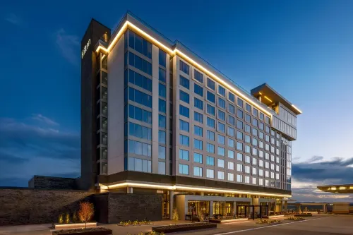Hilton BNA Nashville Airport Terminal Exterior Photos