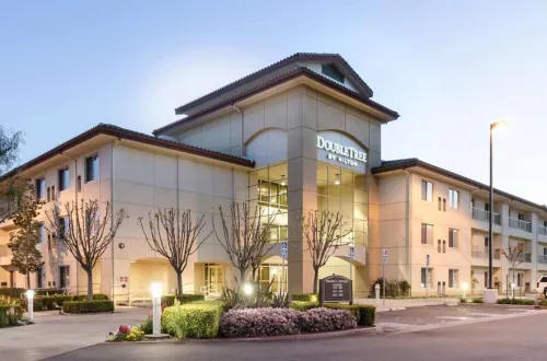 DoubleTree by Hilton Ontario Airport Extérieur Photos
